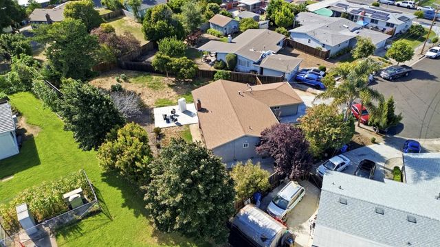 16 Clarence Court, East Palo Alto, CA 94303