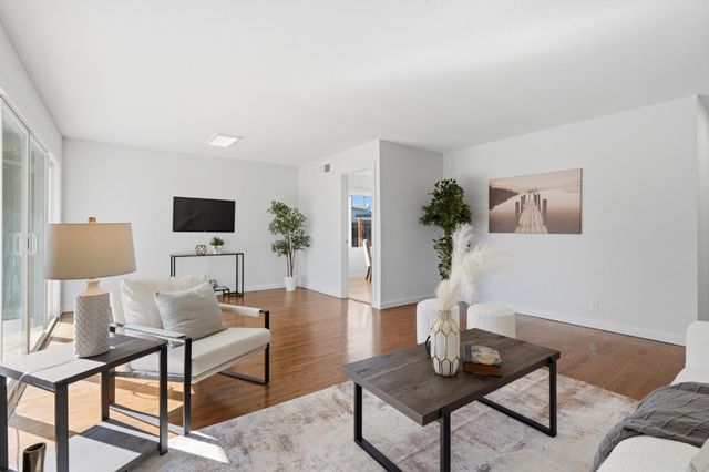 16 Clarence Court, East Palo Alto, CA 94303