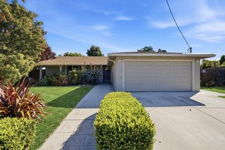 16 Clarence Court, East Palo Alto, CA 94303