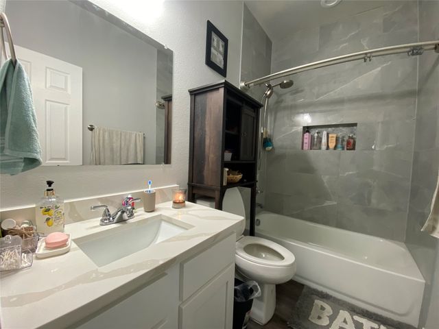 2214 Gordon Street, Greenville, TX 75401