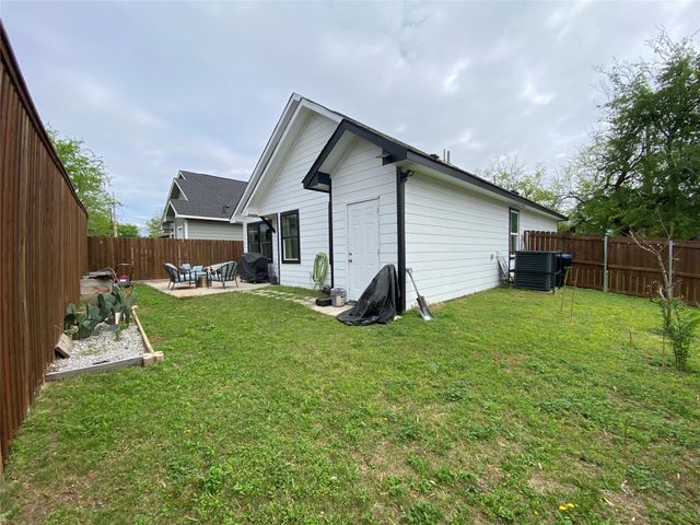 2214 Gordon Street, Greenville, TX 75401