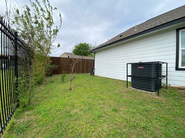 2214 Gordon Street, Greenville, TX 75401