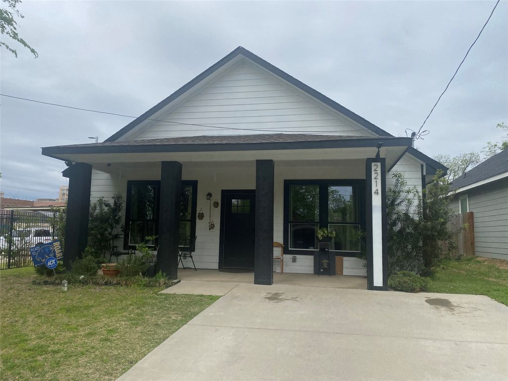 2214 Gordon Street, Greenville, TX 75401