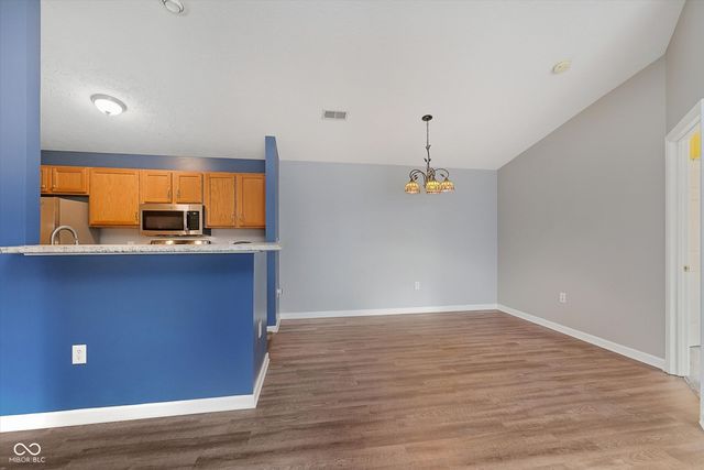 8232 Glenwillow Lane UNIT 207, Indianapolis, IN 46278