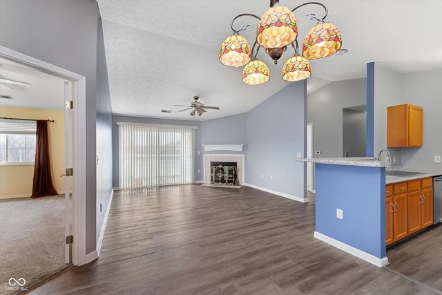 8232 Glenwillow Lane UNIT 207, Indianapolis, IN 46278