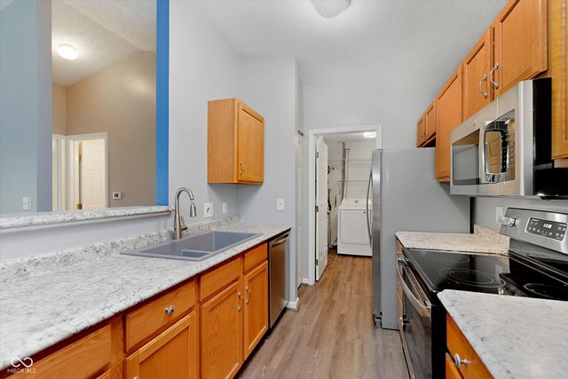 8232 Glenwillow Lane UNIT 207, Indianapolis, IN 46278