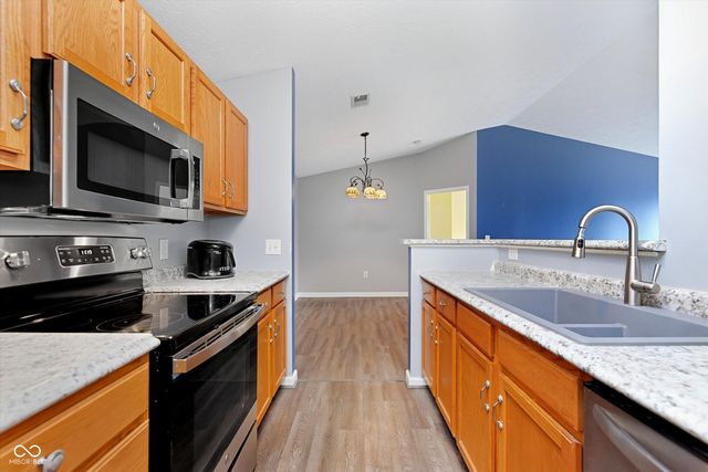 8232 Glenwillow Lane UNIT 207, Indianapolis, IN 46278