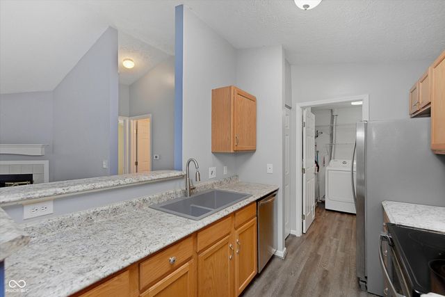 8232 Glenwillow Lane UNIT 207, Indianapolis, IN 46278