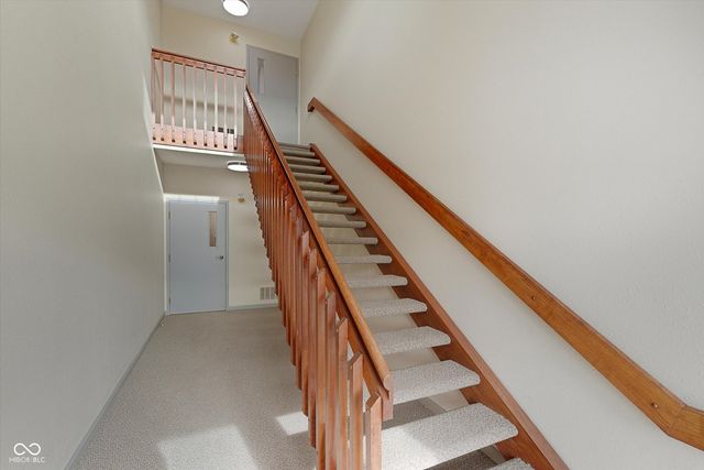 8232 Glenwillow Lane UNIT 207, Indianapolis, IN 46278