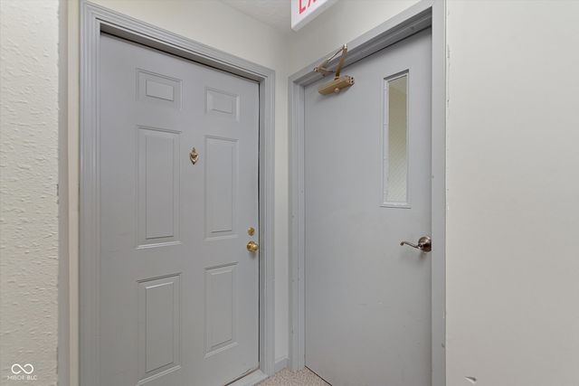 8232 Glenwillow Lane UNIT 207, Indianapolis, IN 46278