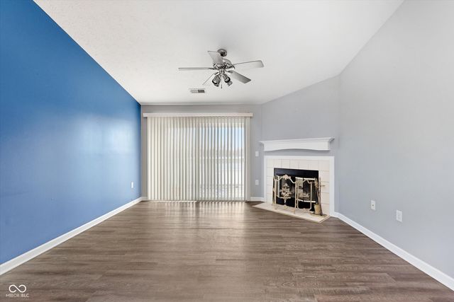 8232 Glenwillow Lane UNIT 207, Indianapolis, IN 46278