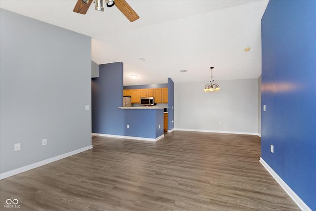 8232 Glenwillow Lane UNIT 207, Indianapolis, IN 46278