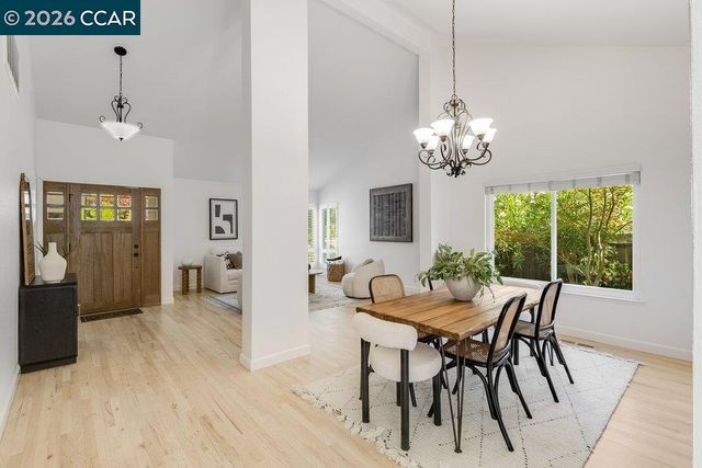 5633 Mount Hood Ct, Martinez, CA 94553