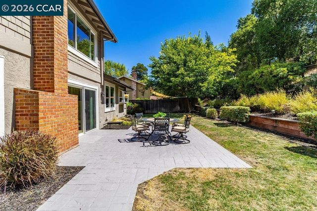 5633 Mount Hood Ct, Martinez, CA 94553