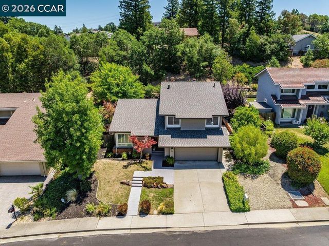 5633 Mount Hood Ct, Martinez, CA 94553