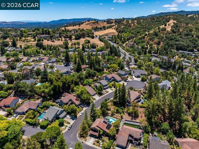 5633 Mount Hood Ct, Martinez, CA 94553