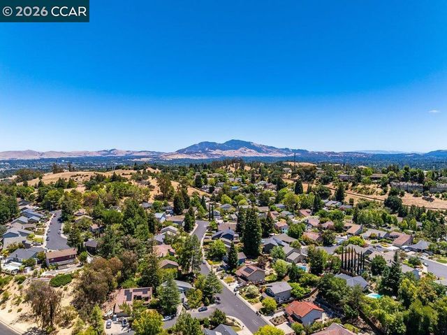 5633 Mount Hood Ct, Martinez, CA 94553