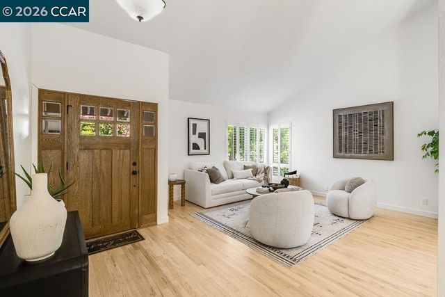 5633 Mount Hood Ct, Martinez, CA 94553