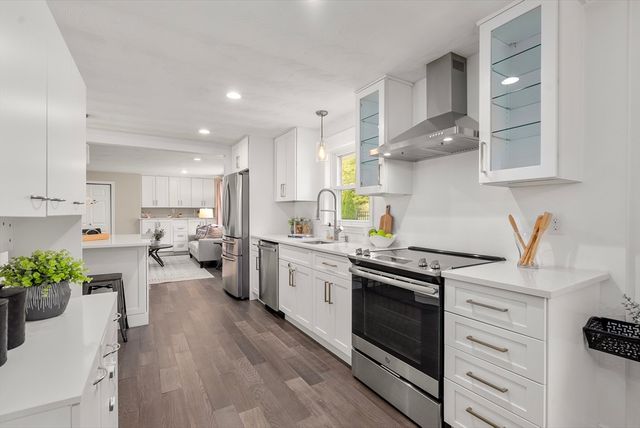 62 Gregory Rd, Framingham, MA 01701