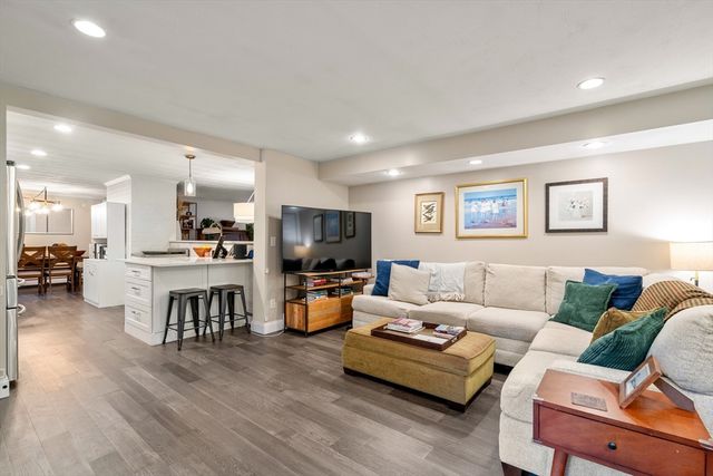 62 Gregory Rd, Framingham, MA 01701