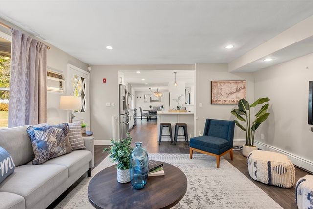 62 Gregory Rd, Framingham, MA 01701