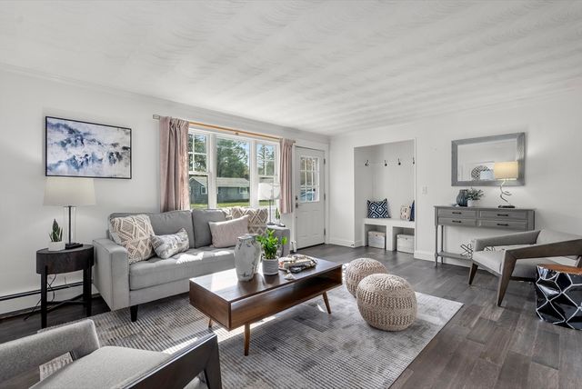 62 Gregory Rd, Framingham, MA 01701