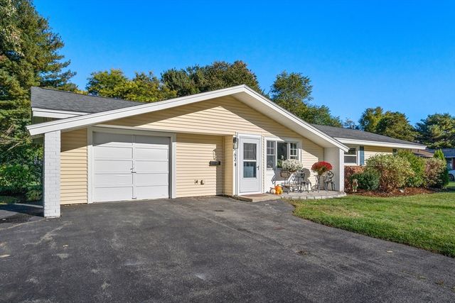 62 Gregory Rd, Framingham, MA 01701