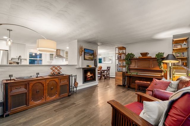 62 Gregory Rd, Framingham, MA 01701