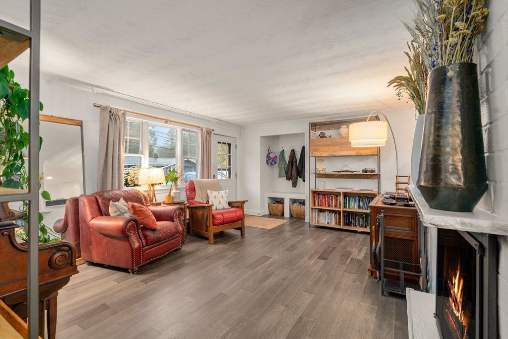 62 Gregory Rd, Framingham, MA 01701