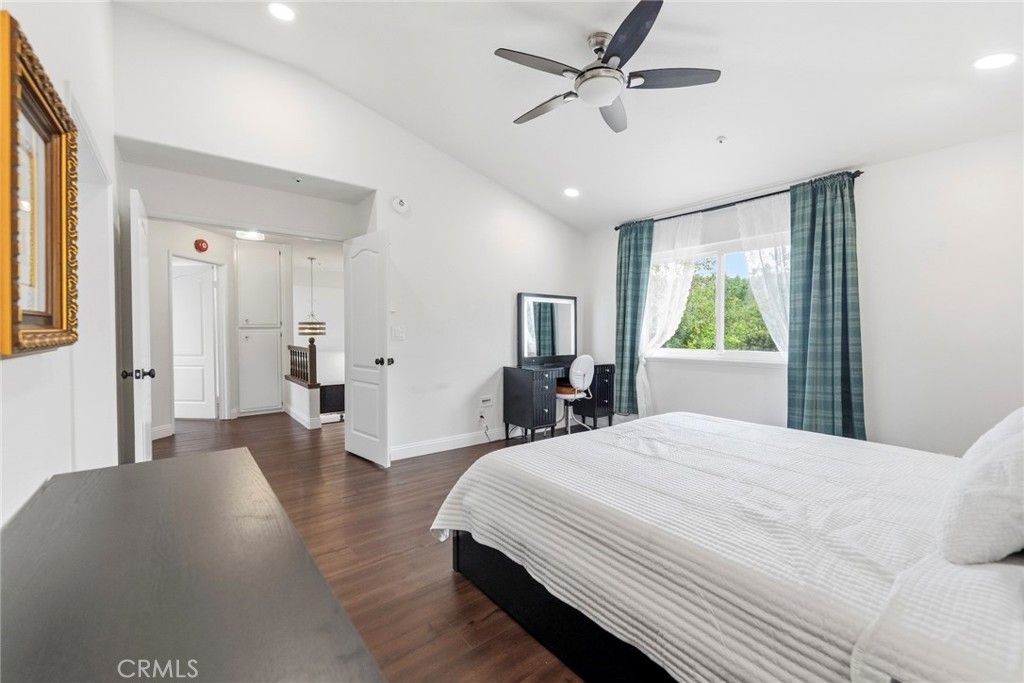 Image 16 of property listing at 126 Bloom, Claremont, CA 91711