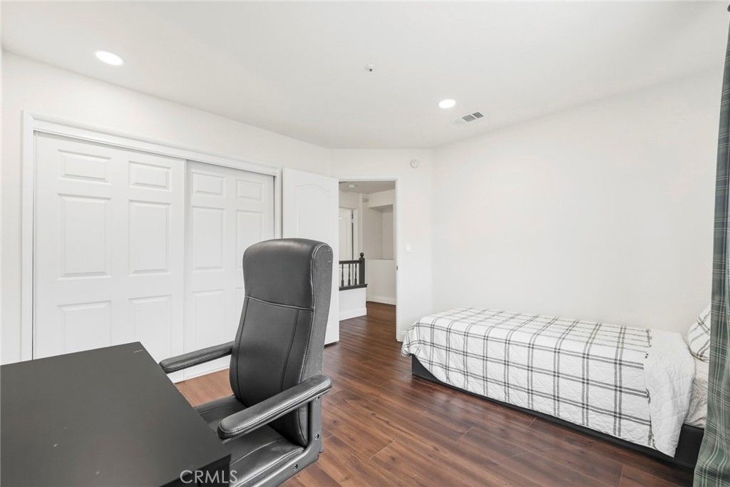 Image 27 of property listing at 126 Bloom, Claremont, CA 91711