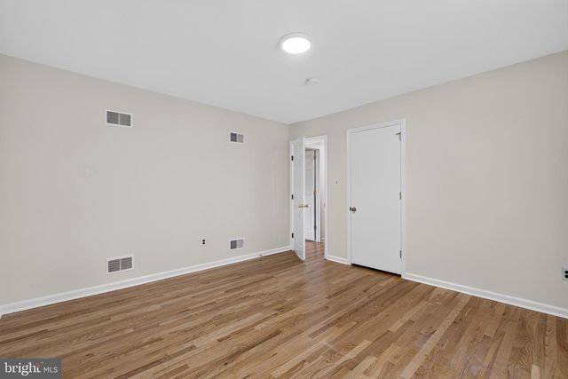 806 N COUNTRY CLUB DR, Newark, DE 19702