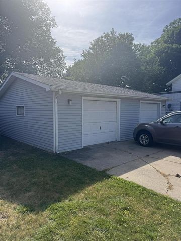 616-618 E Milwaukee Street, Janesville, WI 53545