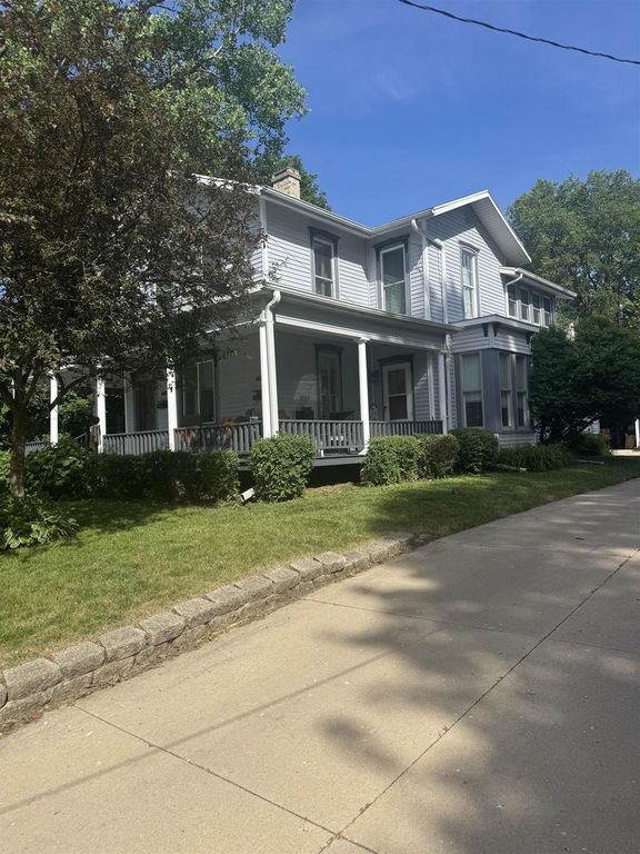 616-618 E Milwaukee Street, Janesville, WI 53545