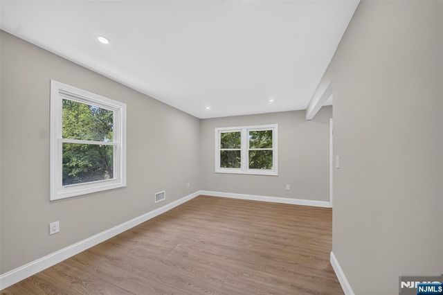 478 Ramapo Valley Road, Oakland, NJ 07436
