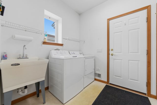 102 Hitching Post Lane, Grayslake, IL 60030