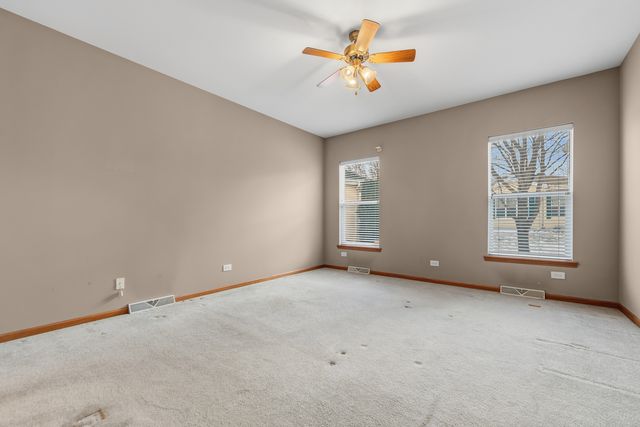 102 Hitching Post Lane, Grayslake, IL 60030