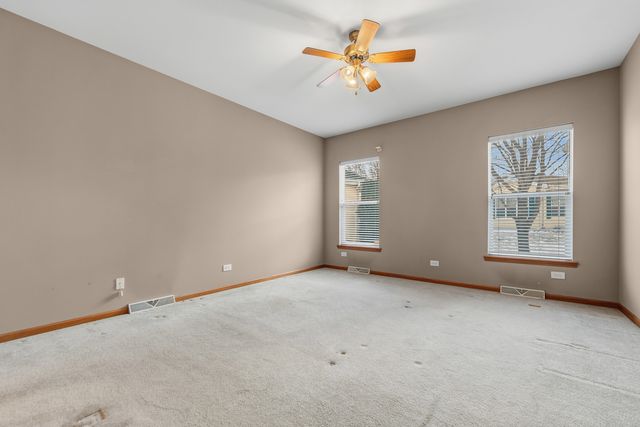 102 Hitching Post Lane, Grayslake, IL 60030