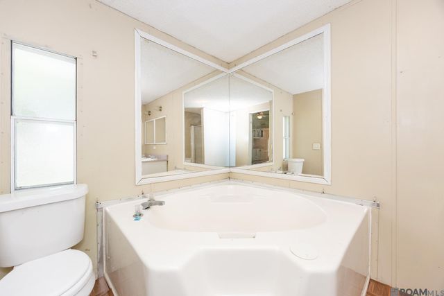 14396 Oak Meadow St, Gonzales, LA 70737