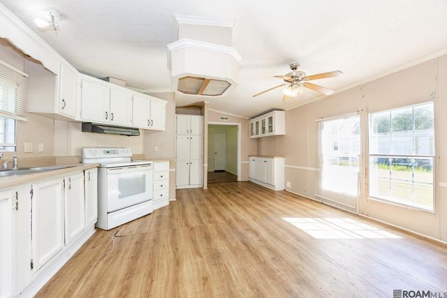 14396 Oak Meadow St, Gonzales, LA 70737