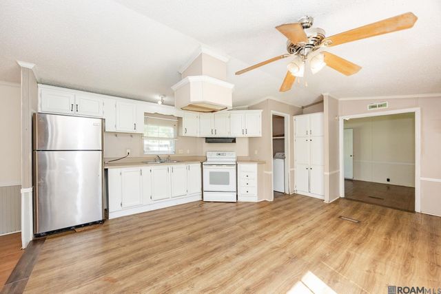 14396 Oak Meadow St, Gonzales, LA 70737