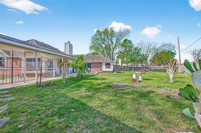 20839 Rivershire Lane, Houston, TX 77073