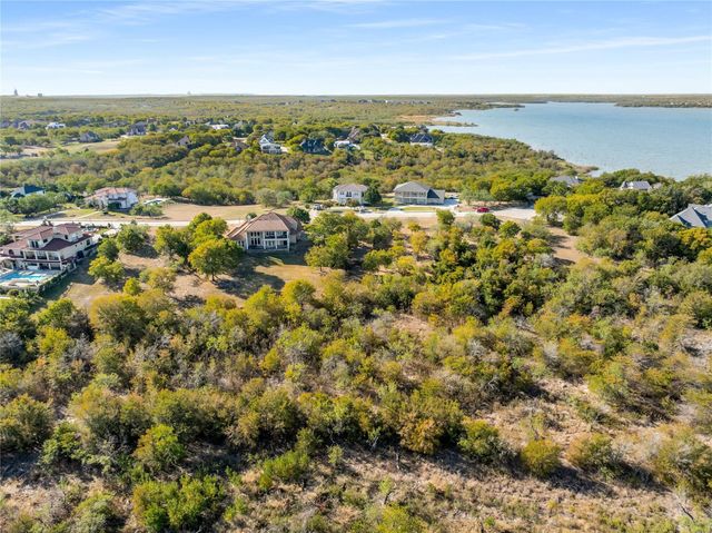 1123 Mallard Pointe Drive, Grand Prairie, TX 75104