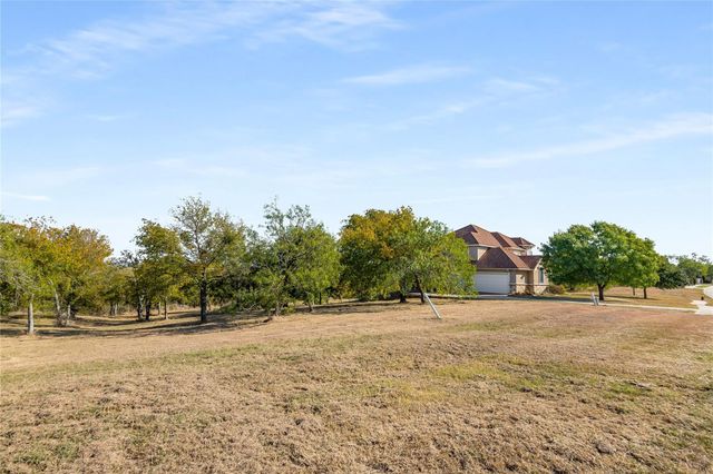 1123 Mallard Pointe Drive, Grand Prairie, TX 75104