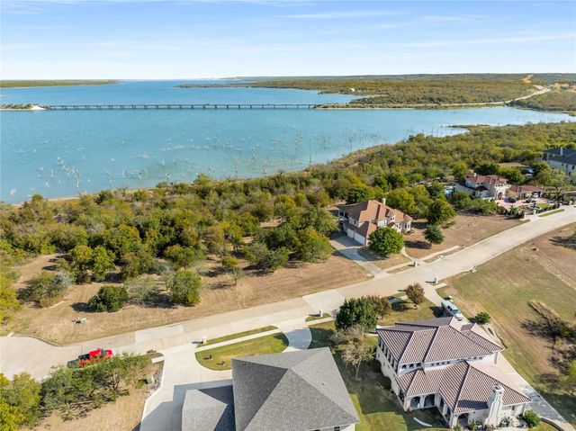 1123 Mallard Pointe Drive, Grand Prairie, TX 75104