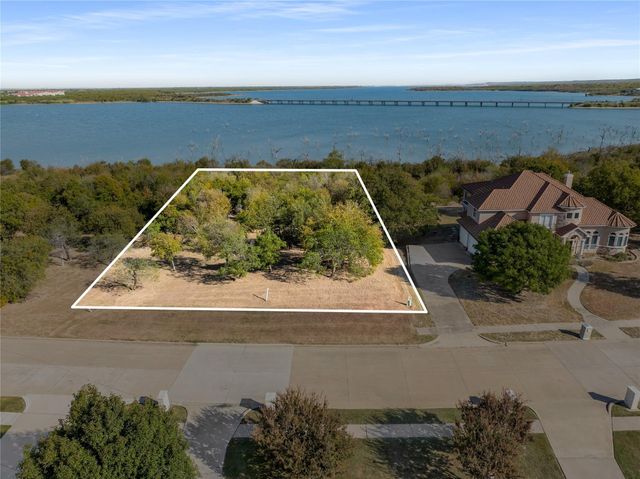 1123 Mallard Pointe Drive, Grand Prairie, TX 75104