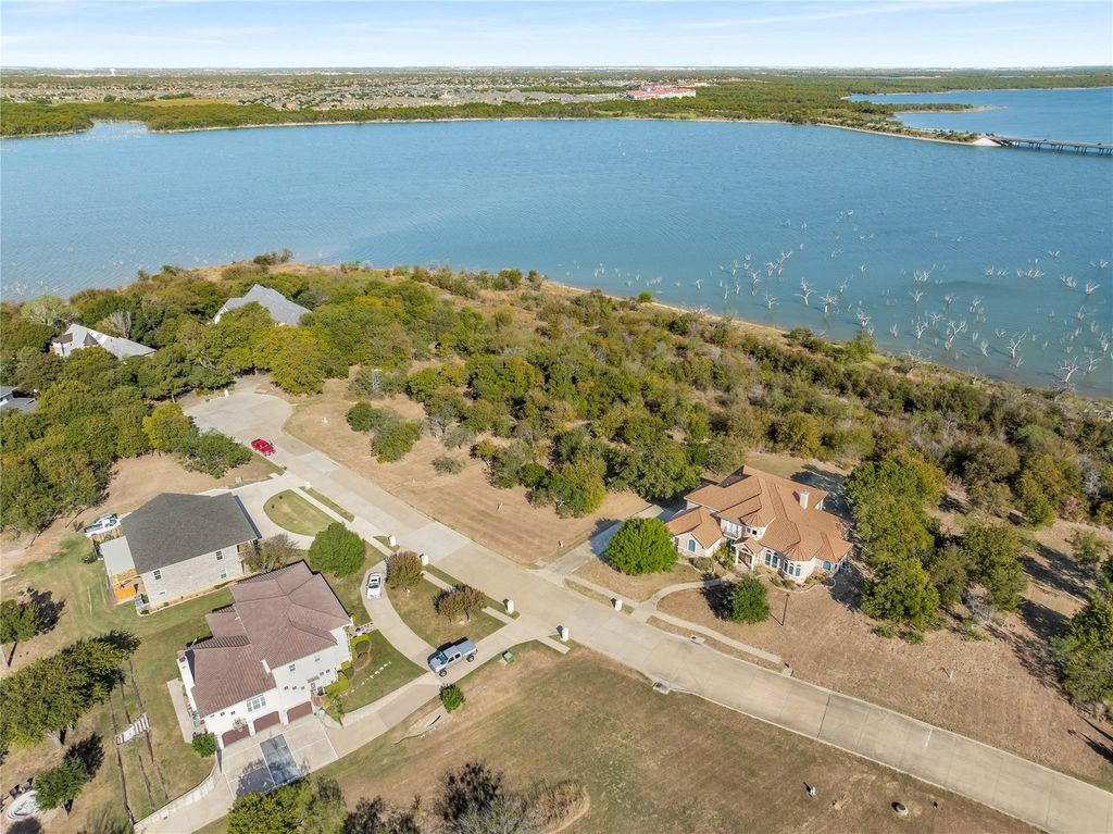 1123 Mallard Pointe Drive, Grand Prairie, TX 75104