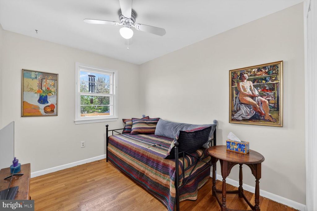 Image 10 of property listing at 6220 QUEBEC PL, Berwyn Heights, MD 20740