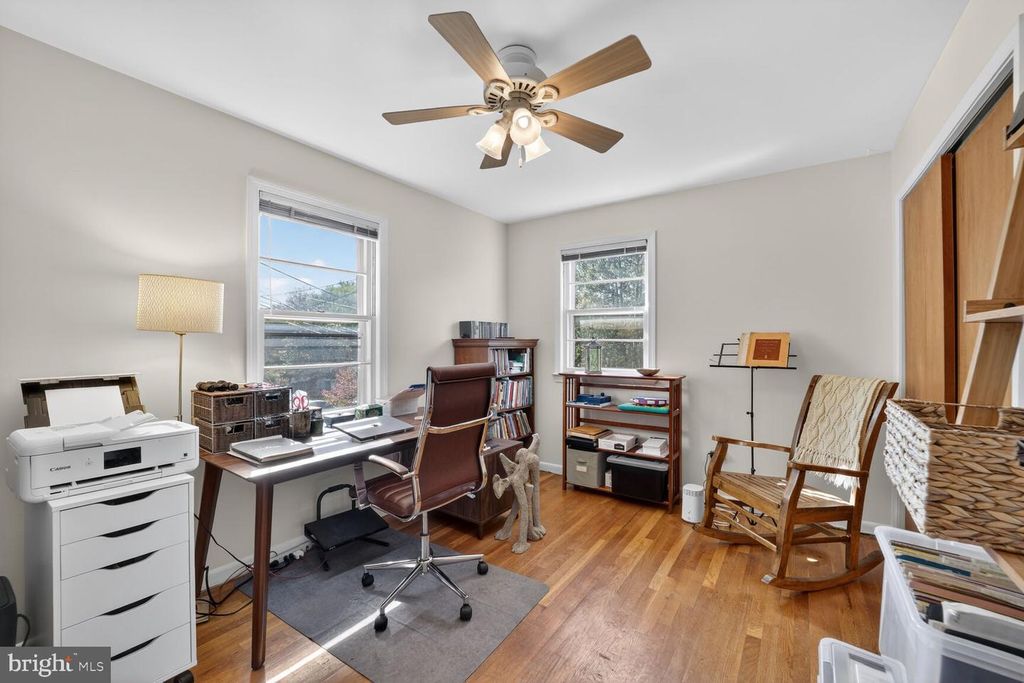 Image 11 of property listing at 6220 QUEBEC PL, Berwyn Heights, MD 20740