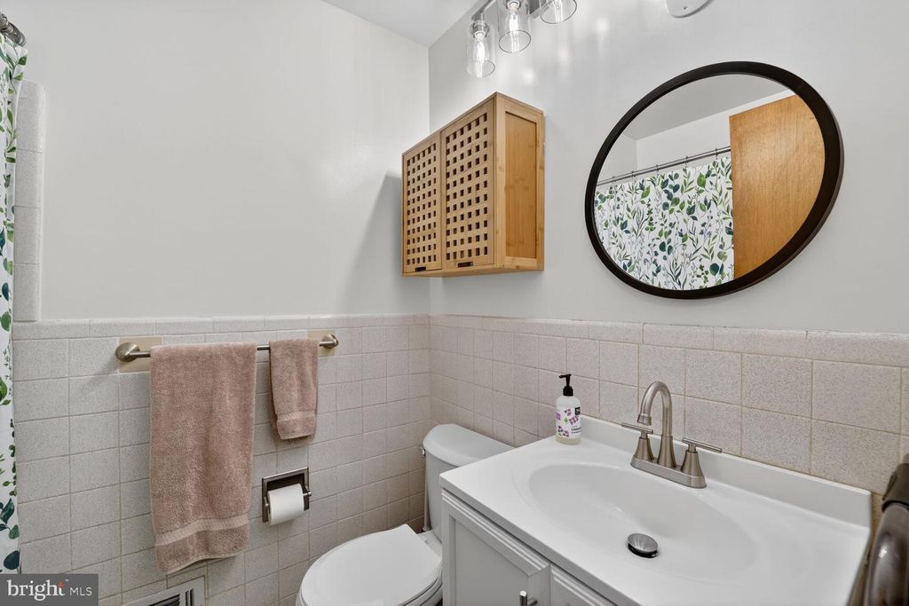 Image 13 of property listing at 6220 QUEBEC PL, Berwyn Heights, MD 20740